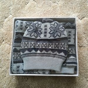 Muk Luks Winter Eternity Scarf, Hat and Gloves Set